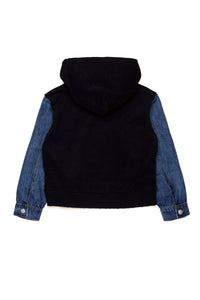 Sudadera con capucha y mangas denim