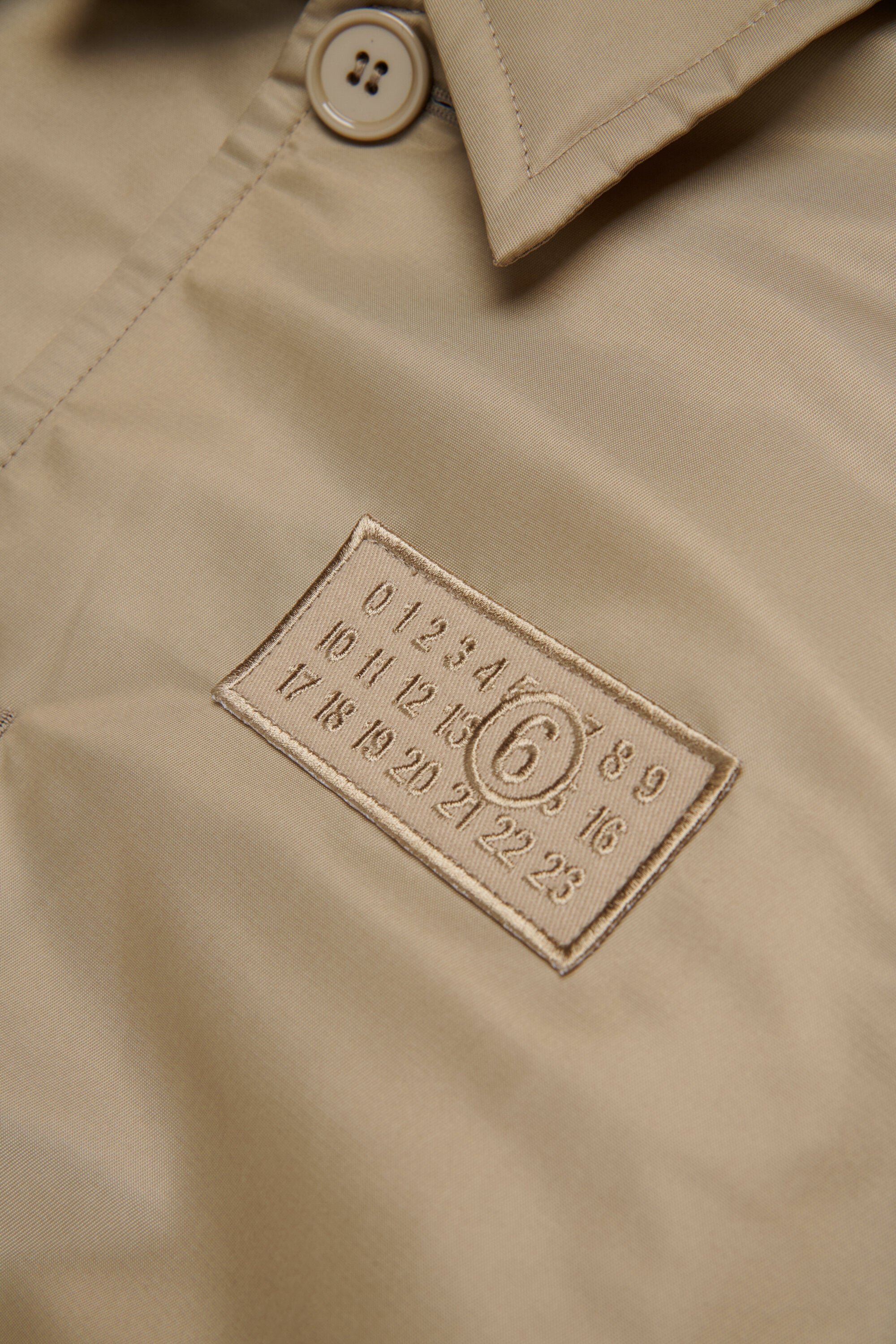 Chaqueta de sarga con parche