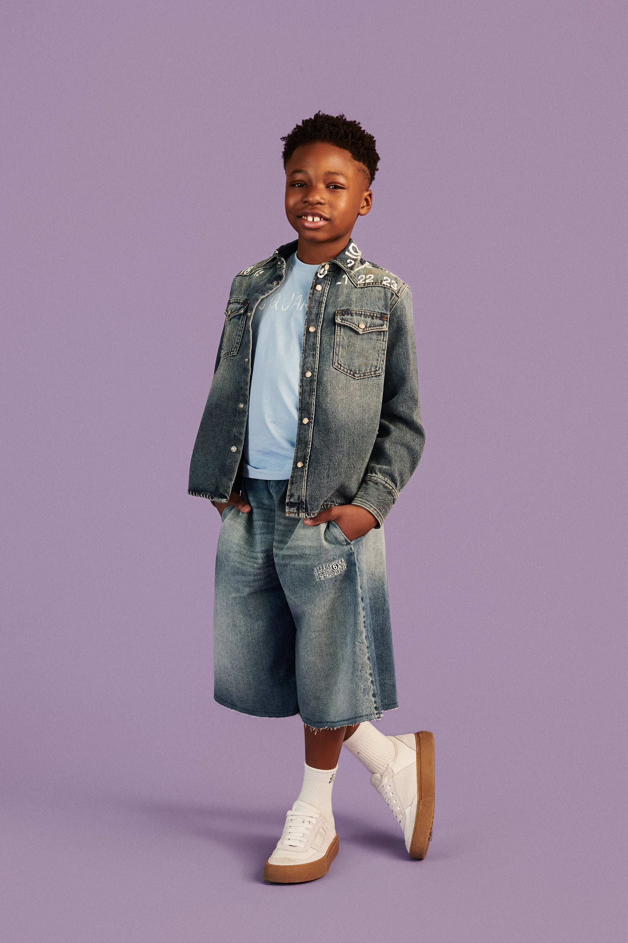 Weite Denim-Shorts mit Logo