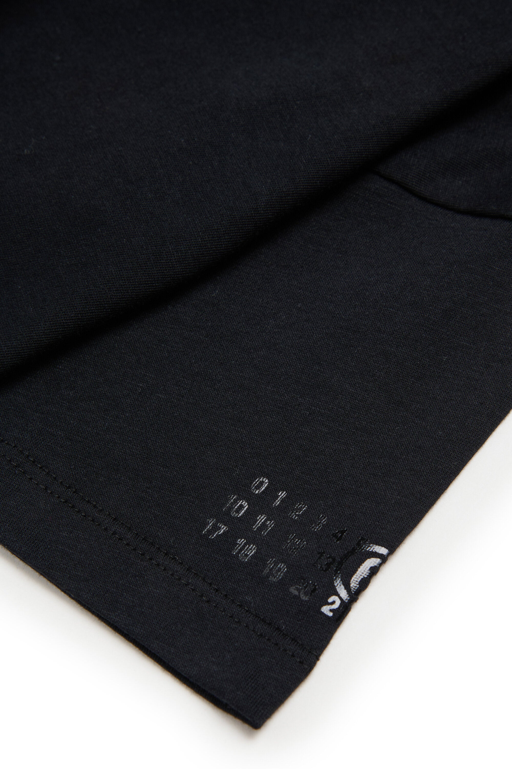 T-shirt con stampa frontale