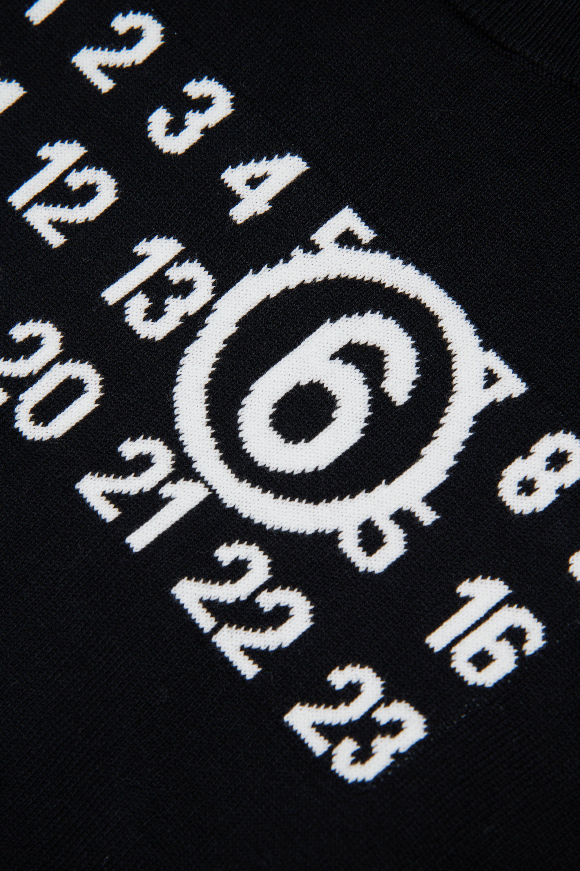 Rundhalsausschnitt-Pullover mit Zahlenlogo