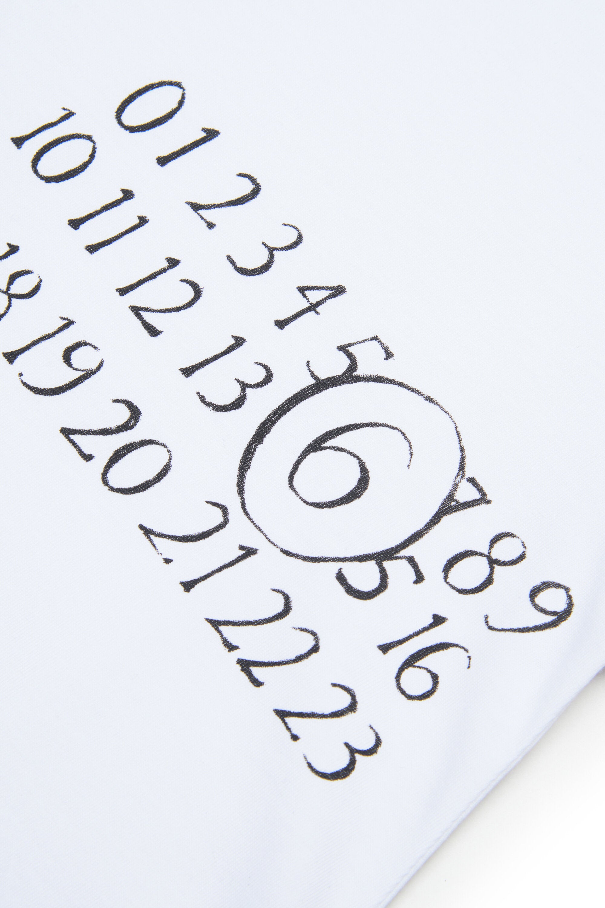 Ärmelloses Kleid mit numerischem Logo
