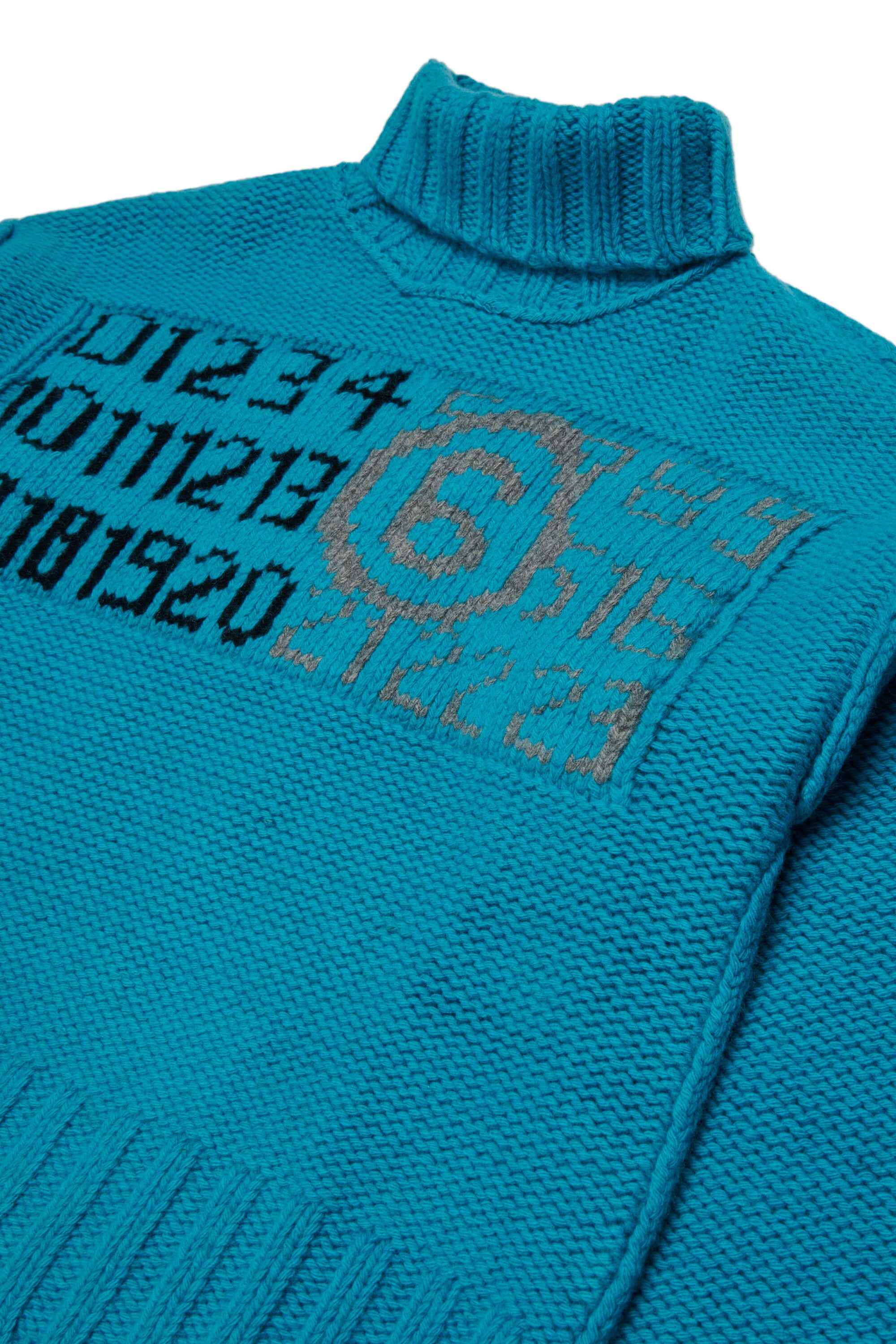 Rollkragenpullover mit Logo