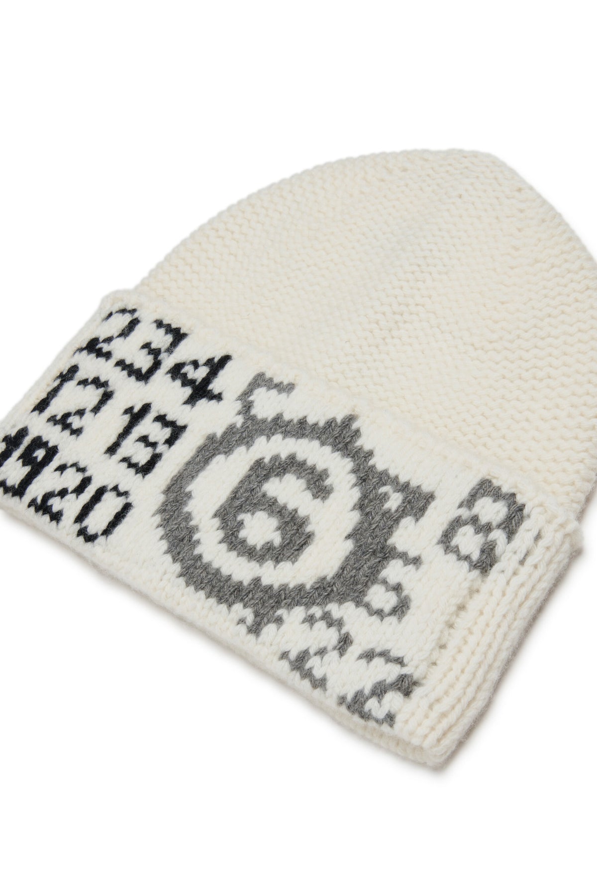 Mütze mit Zahlenlogo