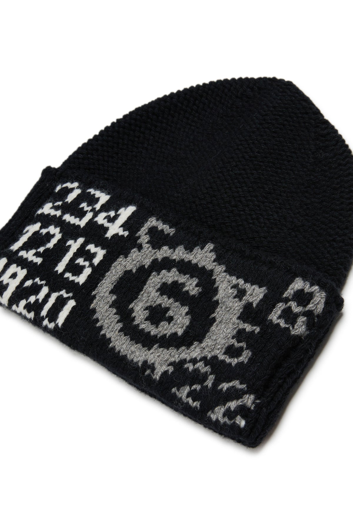 Casquette avec logo numérique