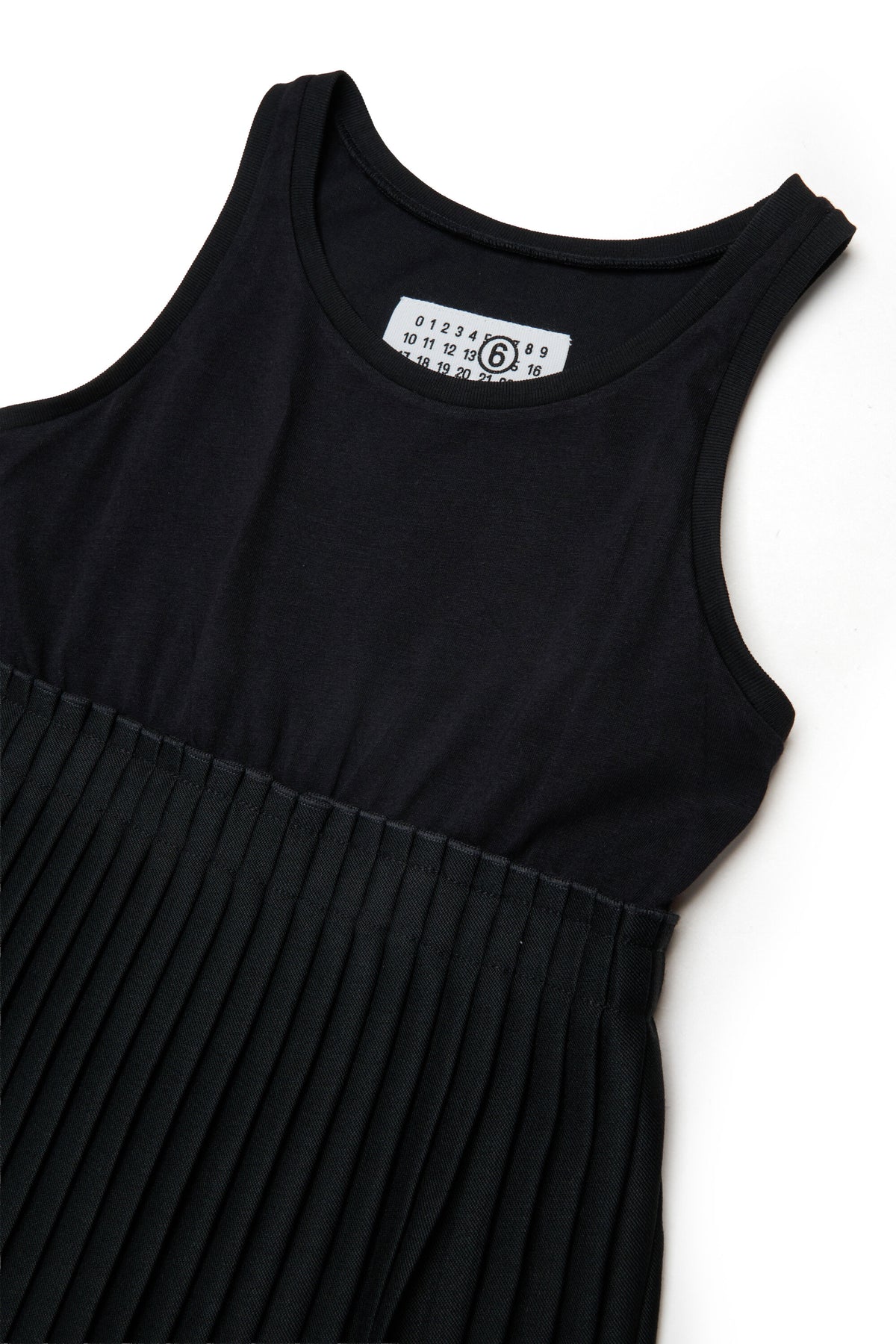 Robe superposée avec jupe plissée