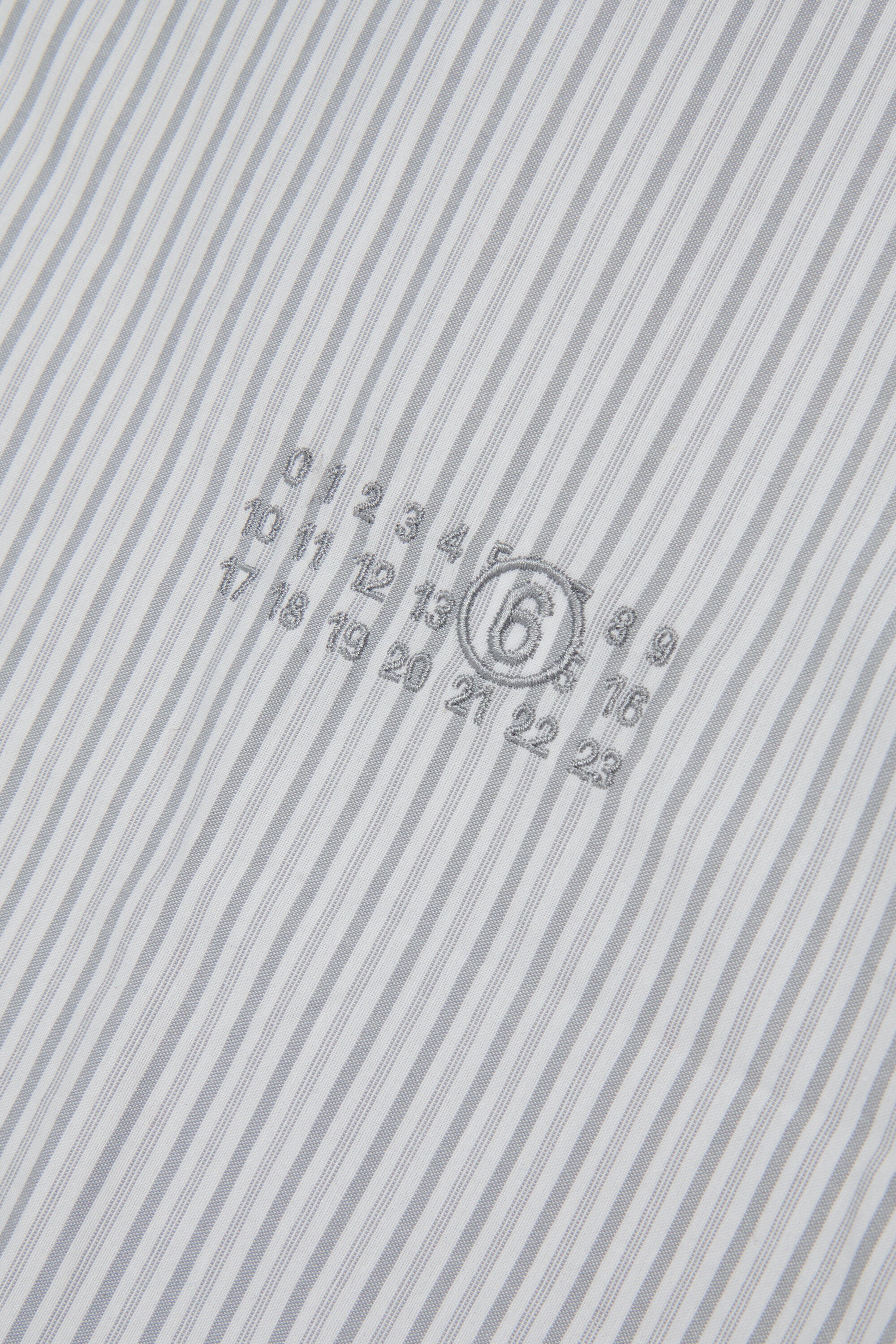 Gestreiftes Hemd mit Logo