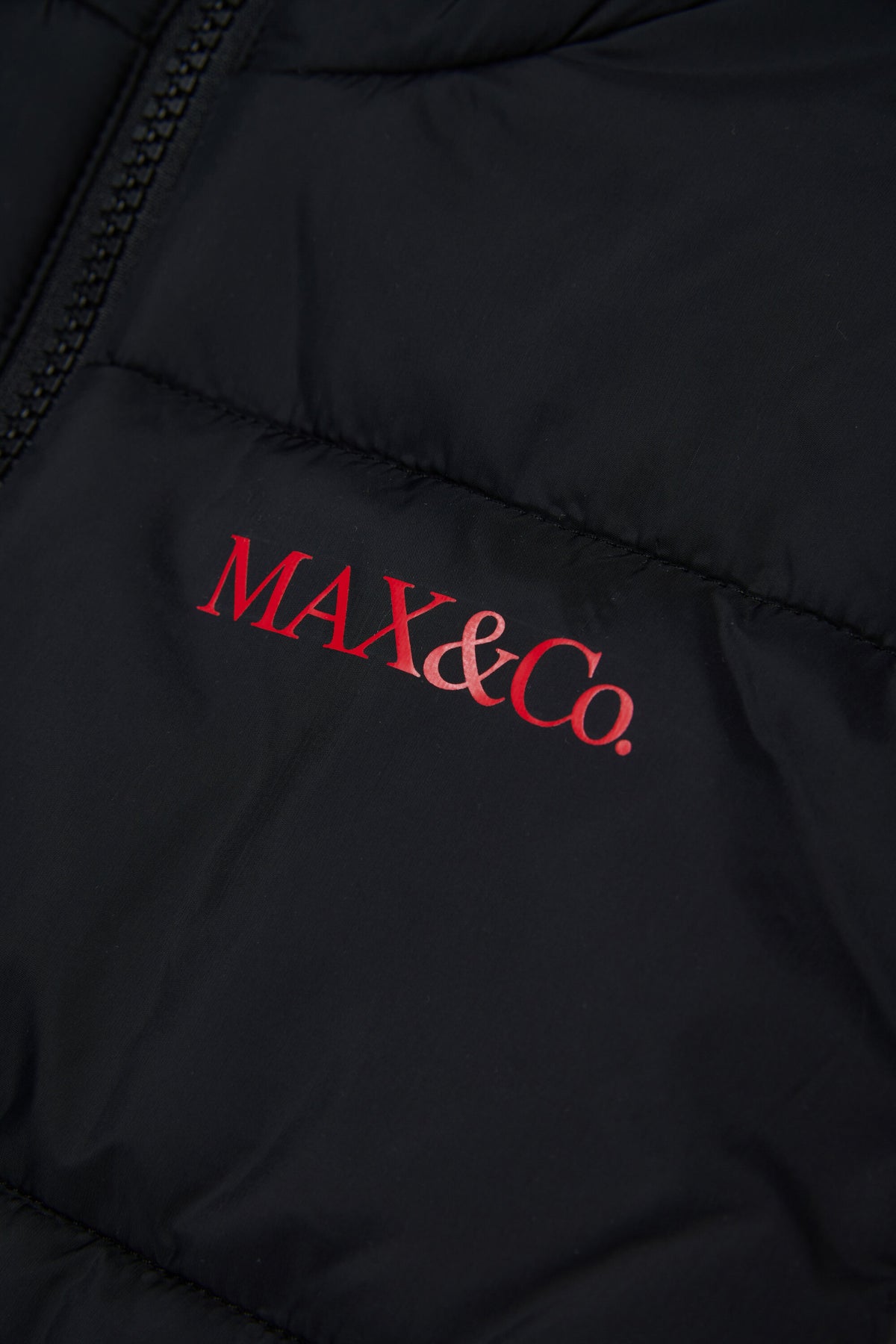 Gestepptes Gilet mit Logo