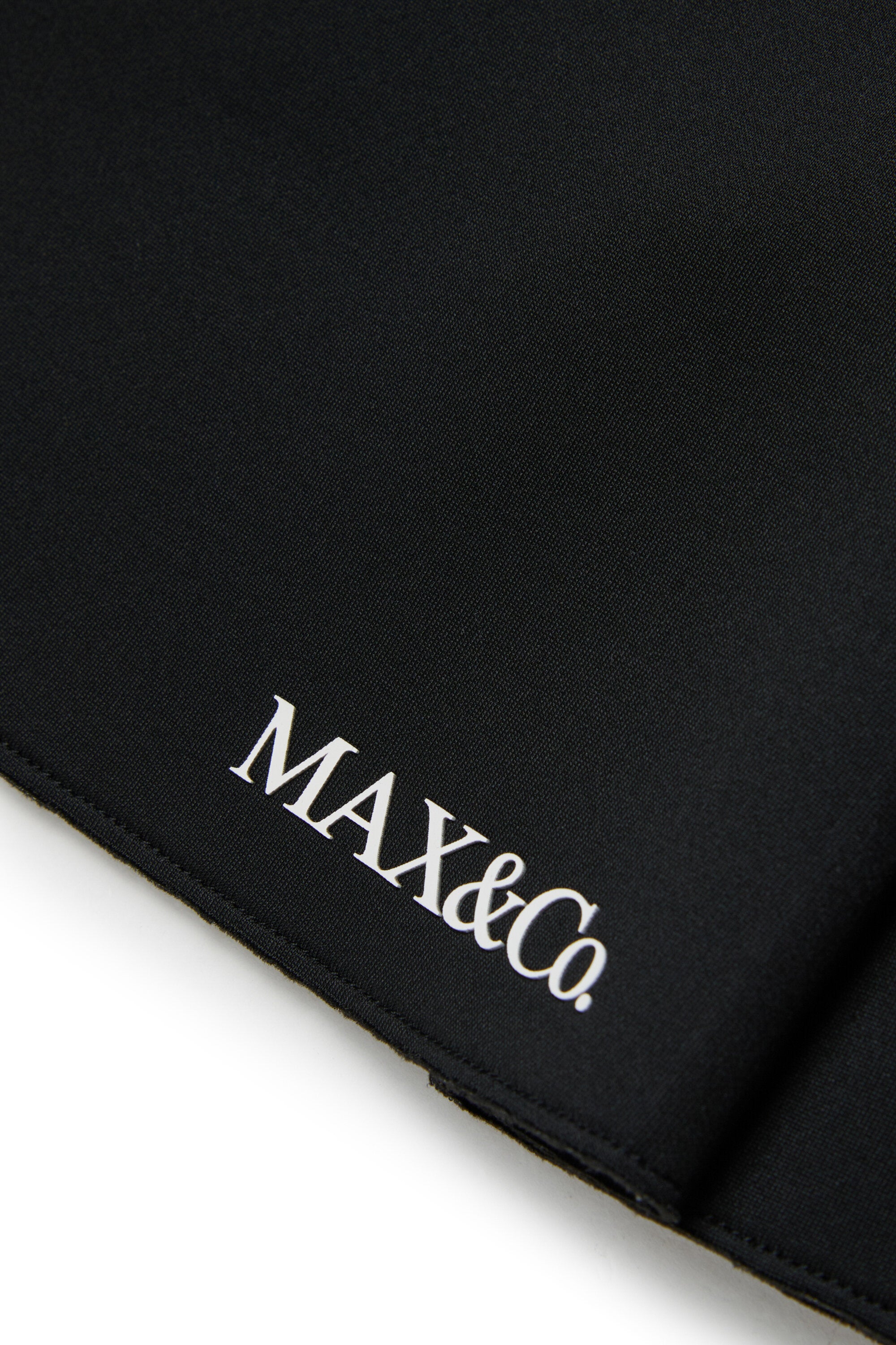 Ärmelloses Kleid mit Logo