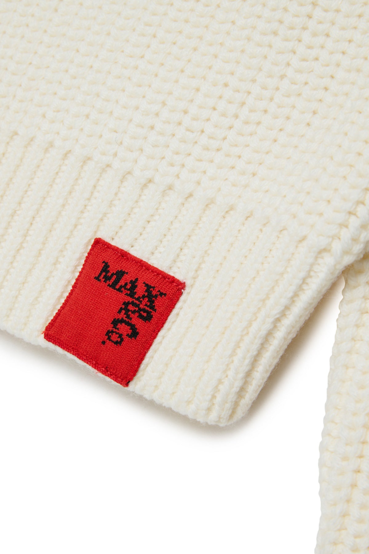 Crew-neck pullover with front lettering