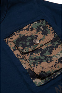 T-shirt in tessuto deadstock con applicazione tasca