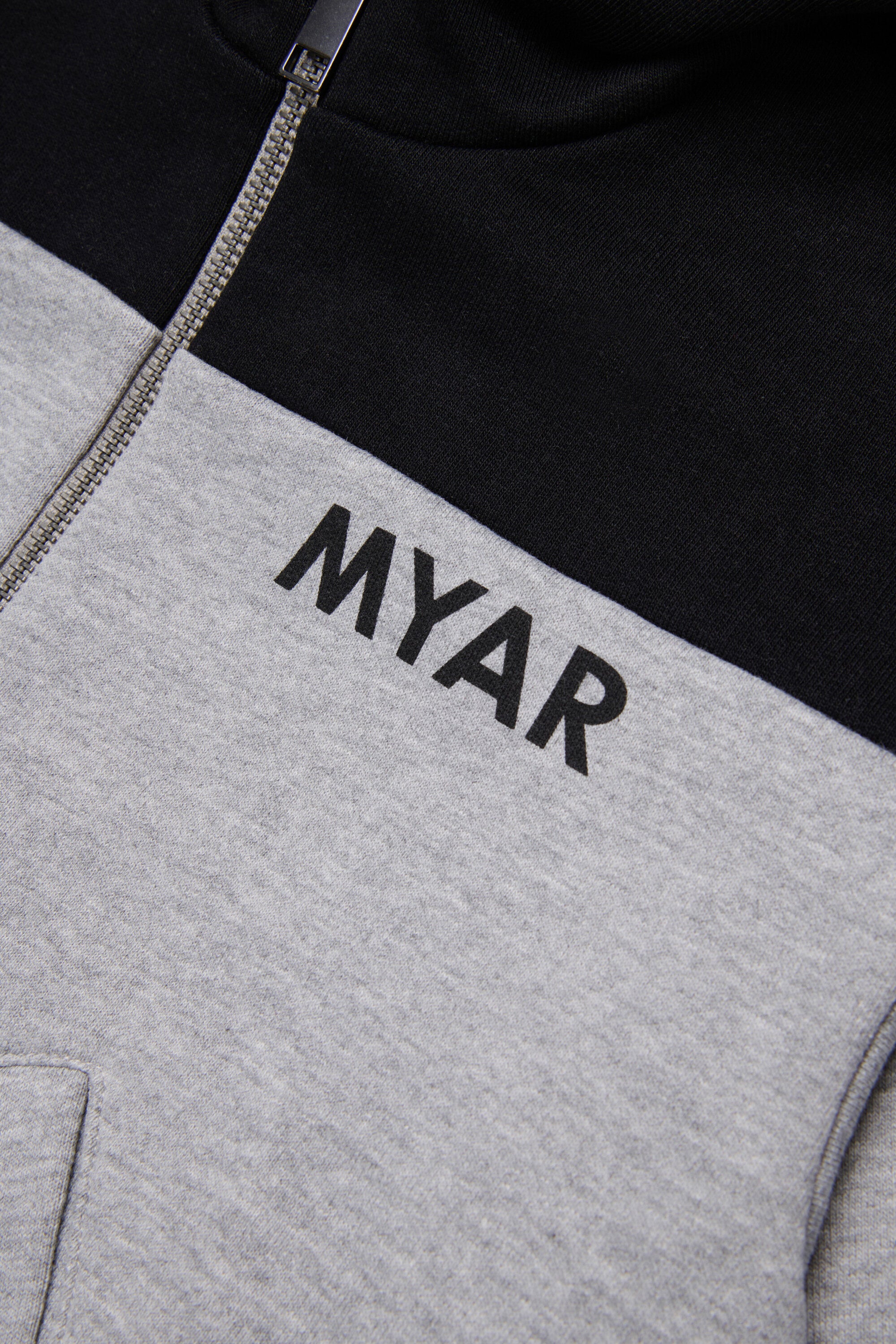 Kapuzenpullover mit MYAR-Logo