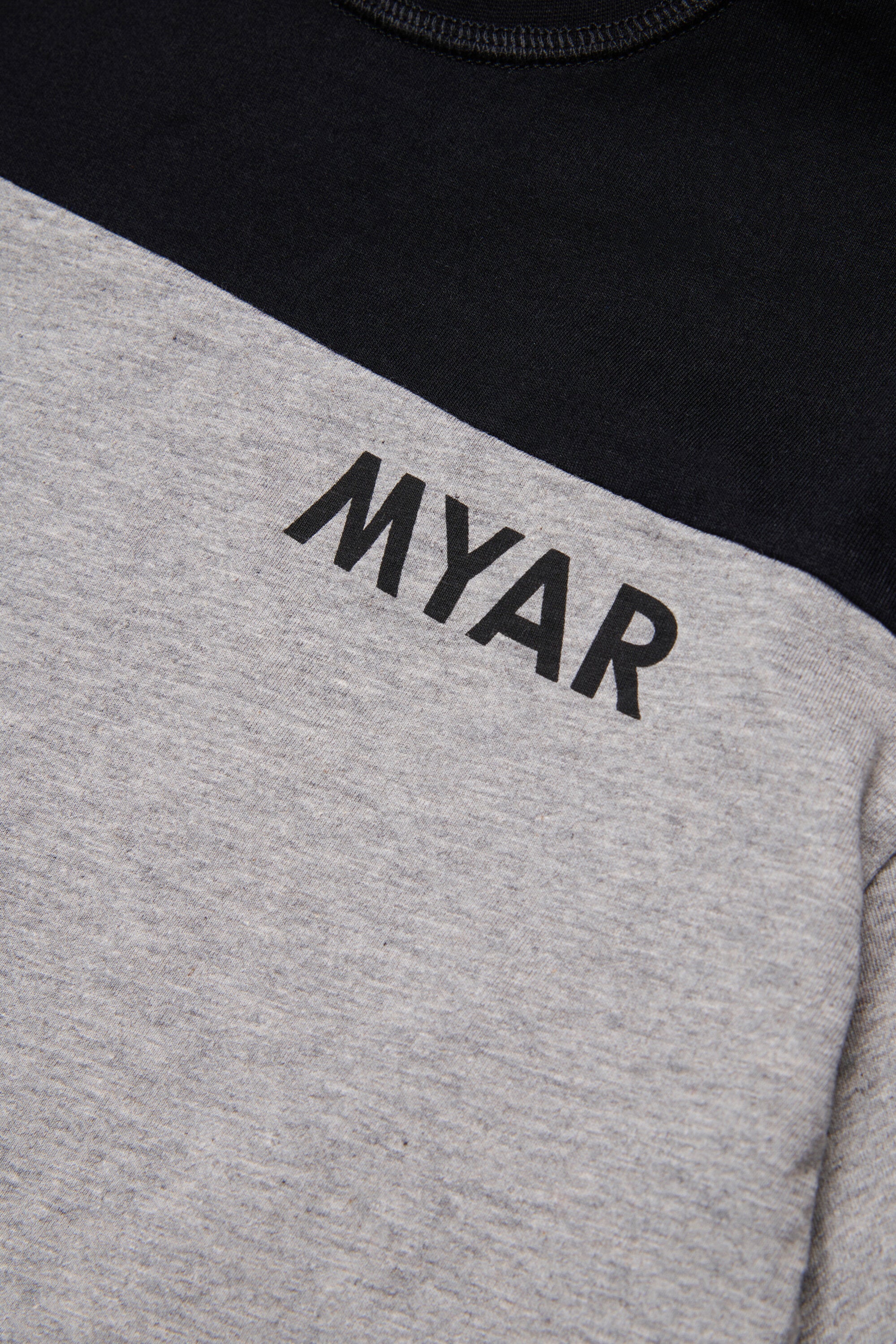 Kurzarm-T-Shirt mit MYAR-Logo
