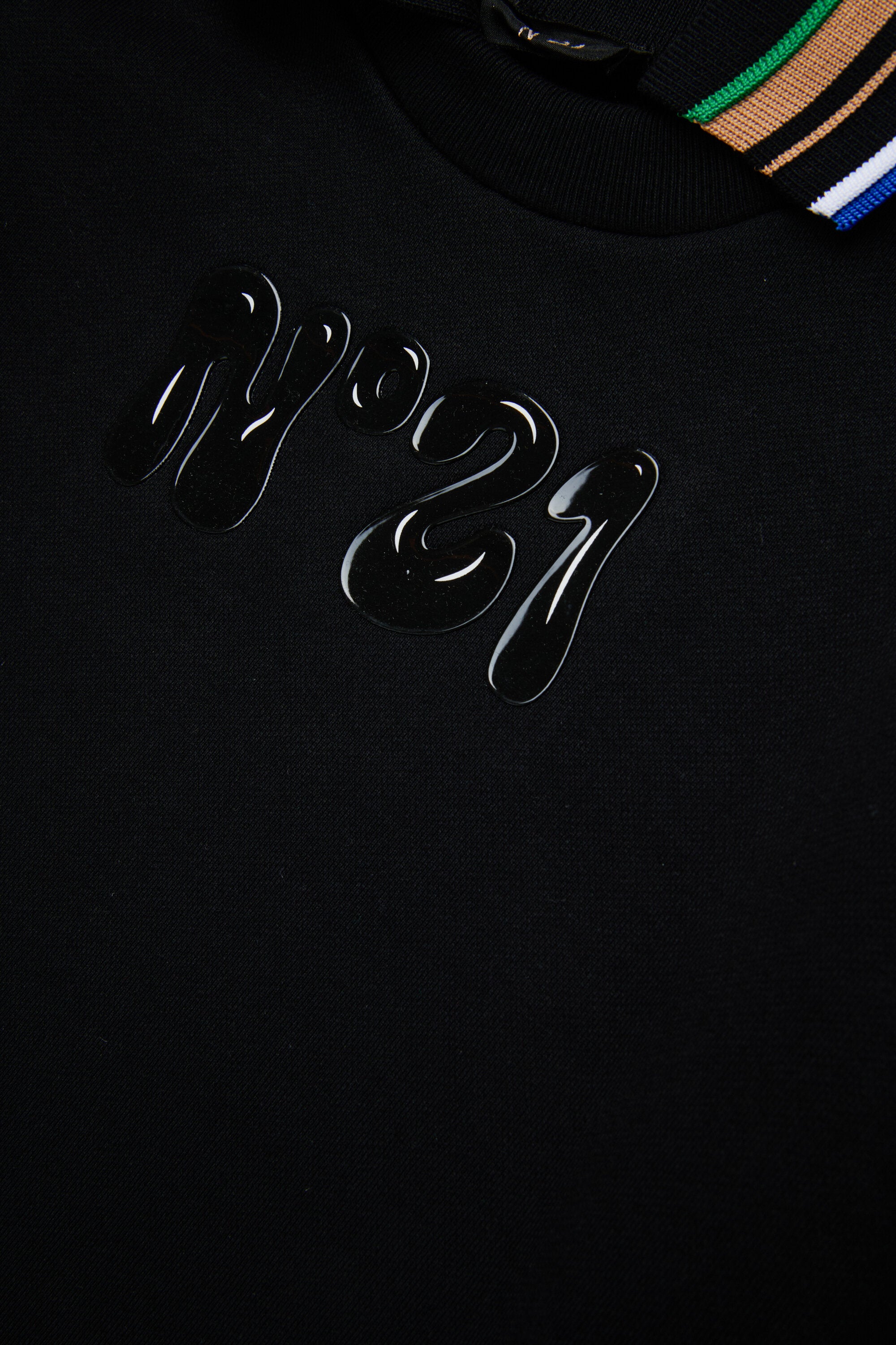 Sudadera con cuello de polo multicolor y logotipo