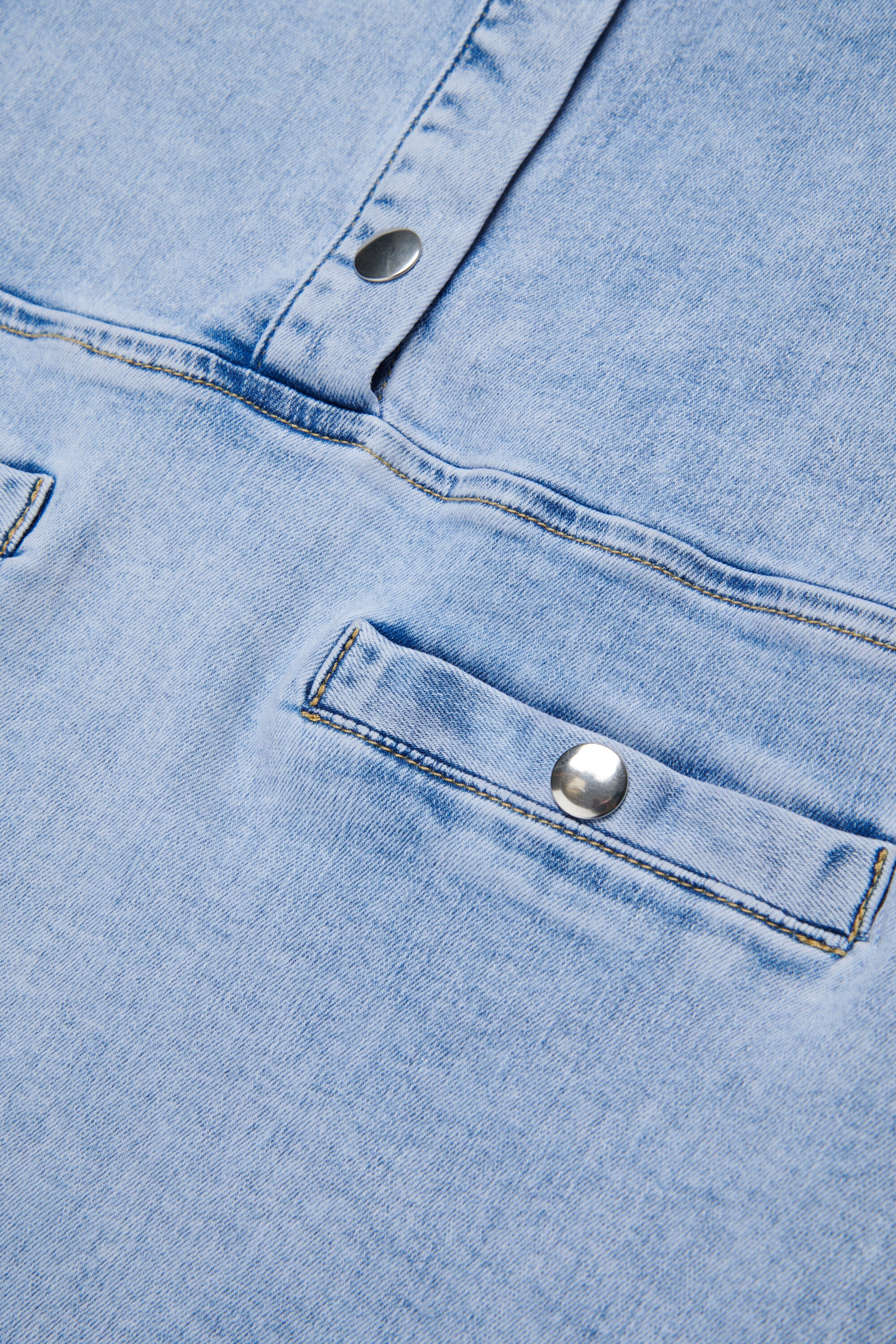 Abito con colletto lavorato a maglia