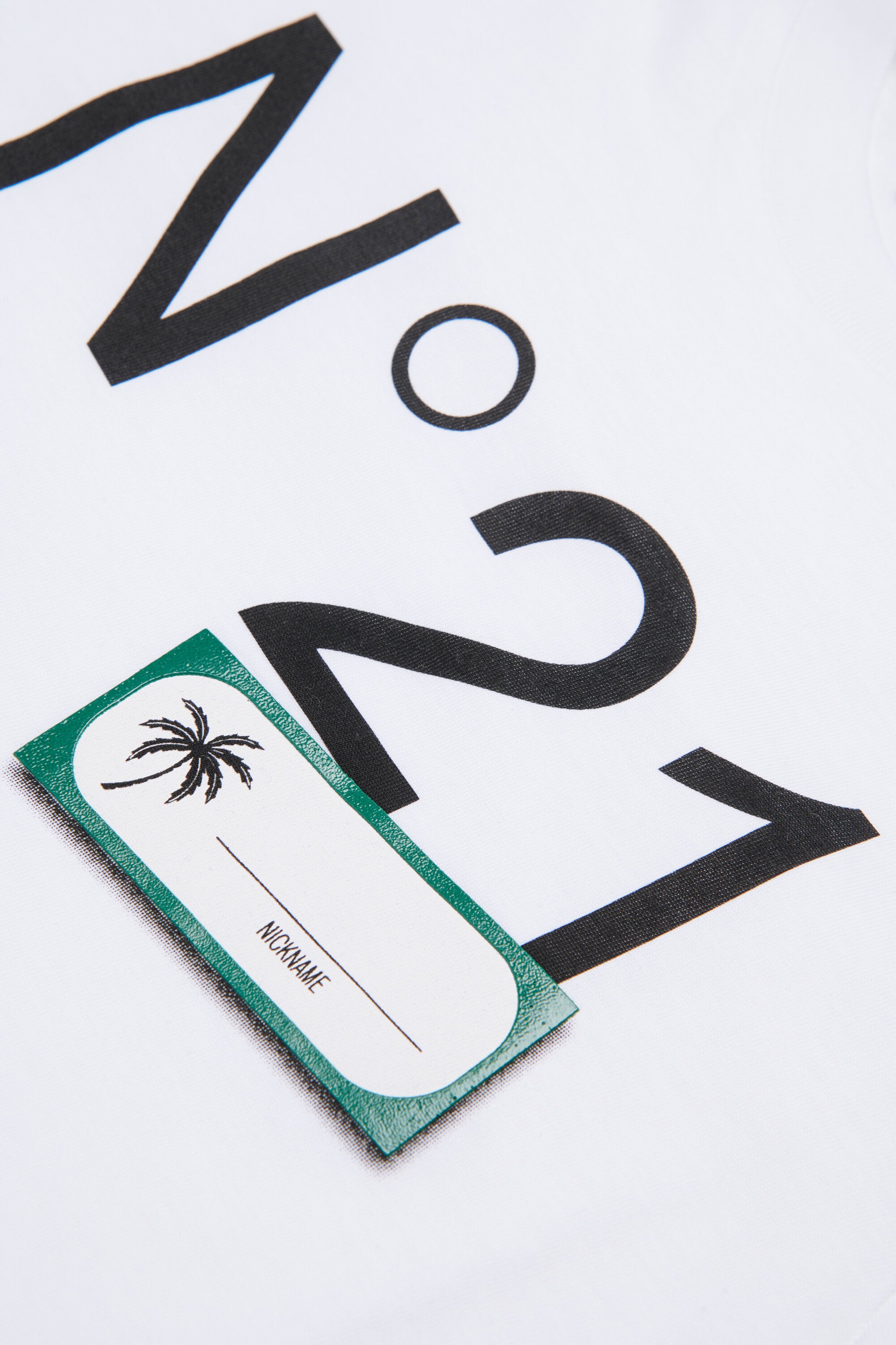 Camiseta con logo frontal