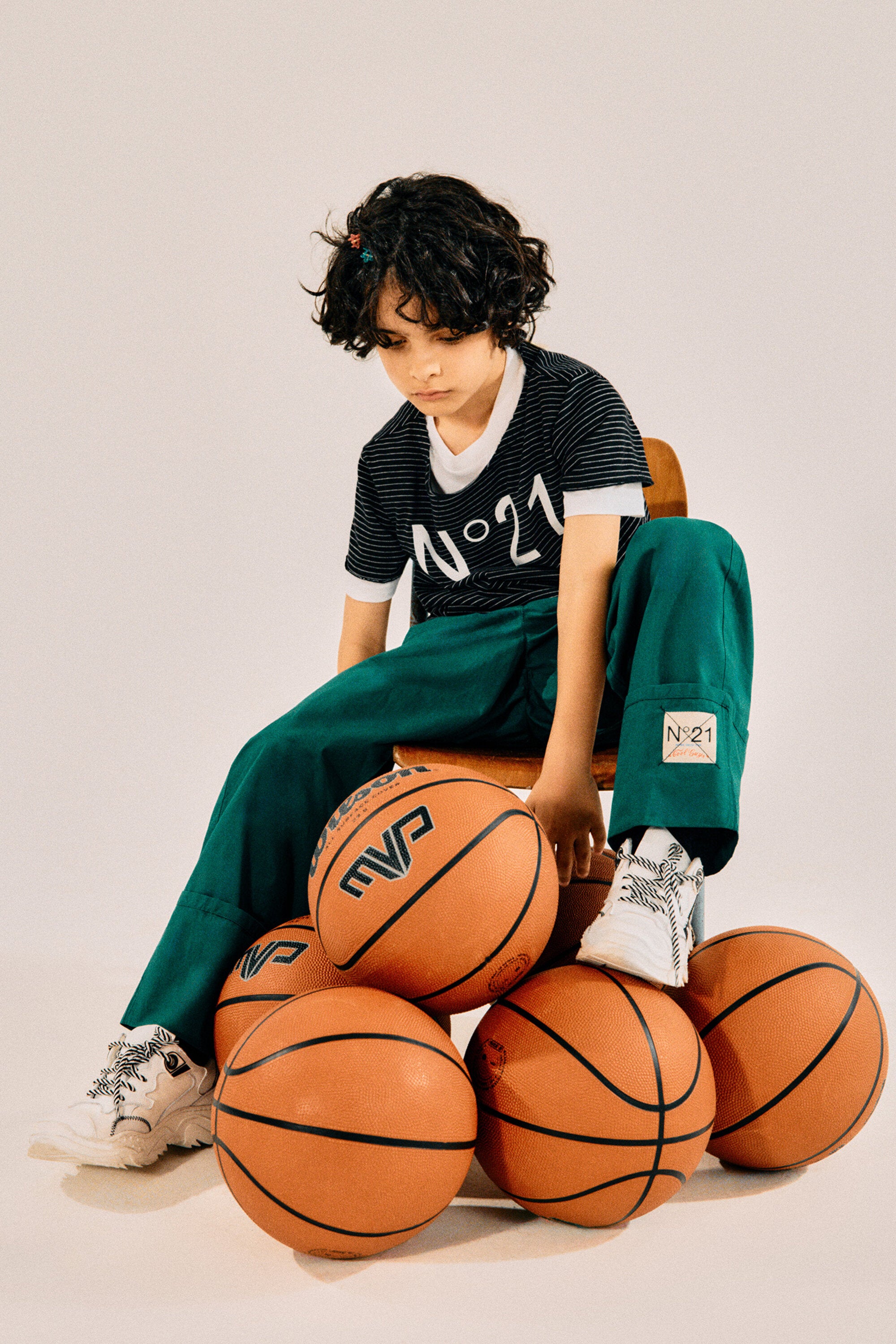 T-shirt con logo frontale