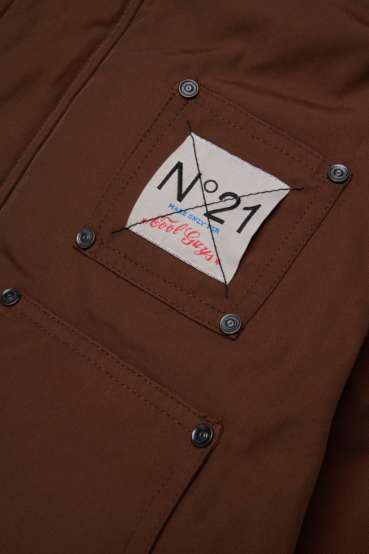 Gefütterte Jacke mit aufgedrucktem Logo