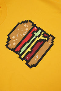 Camiseta con gráficos de hamburguesas