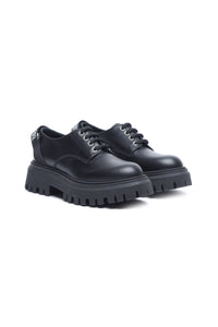 Low lace-up shoes with logo