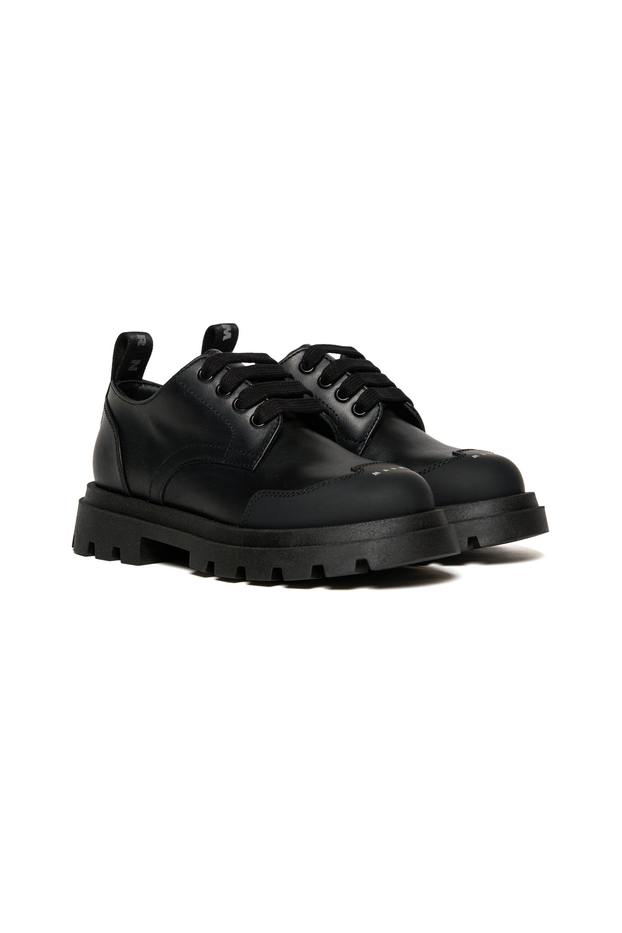 Scarpe stringate con logo sulla punta