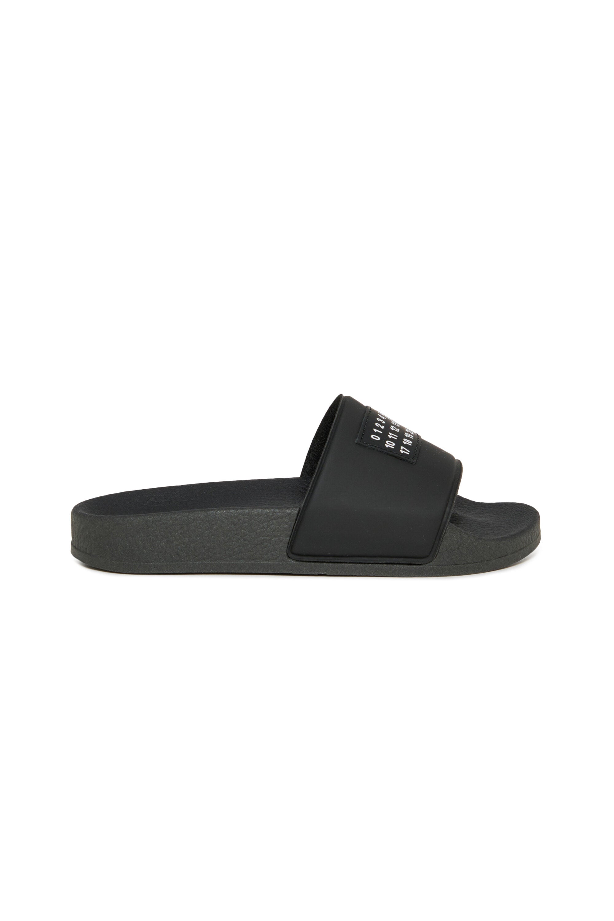 Pantoffeln mit Numeric logo