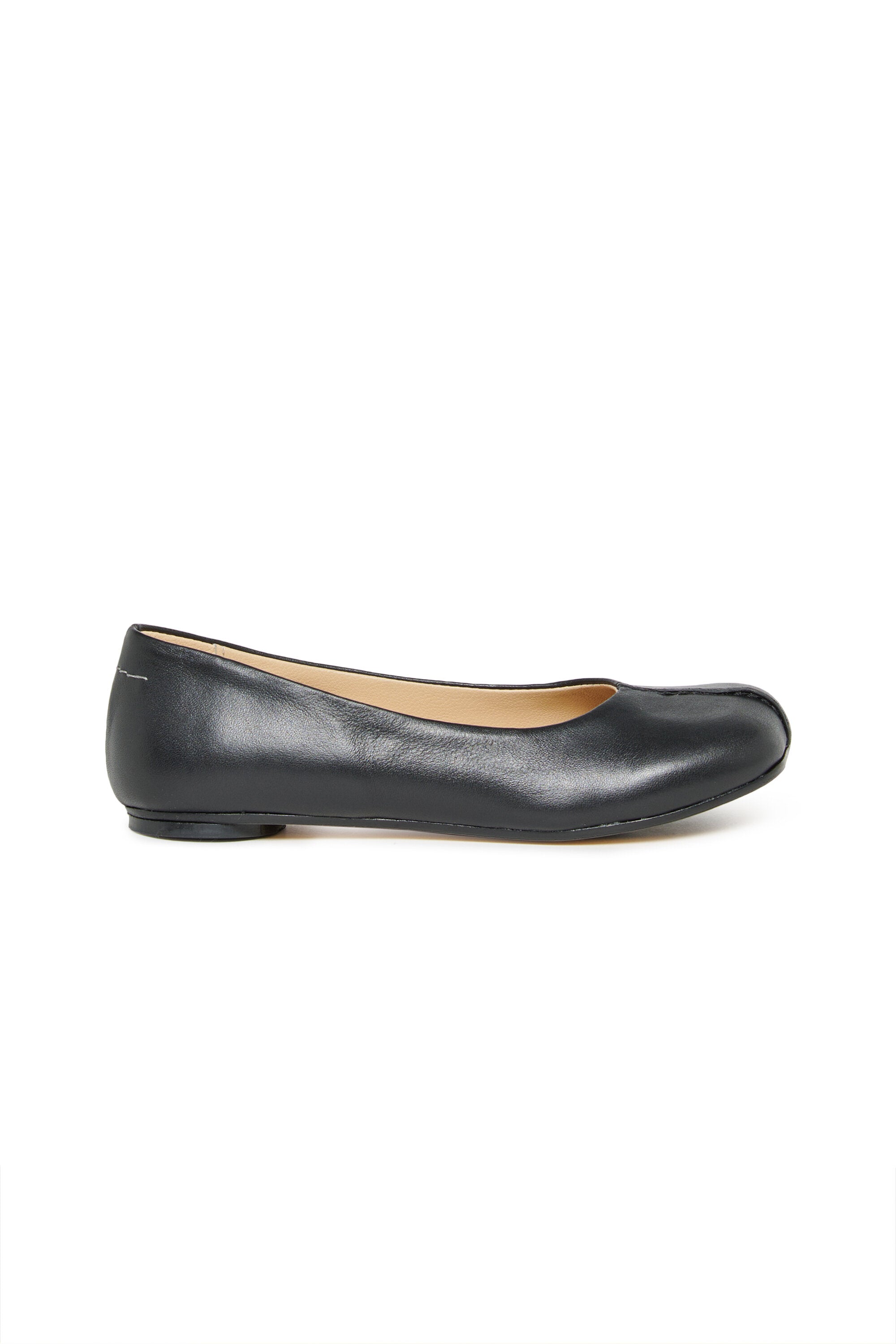 Leather ballet flats with stitching on toe