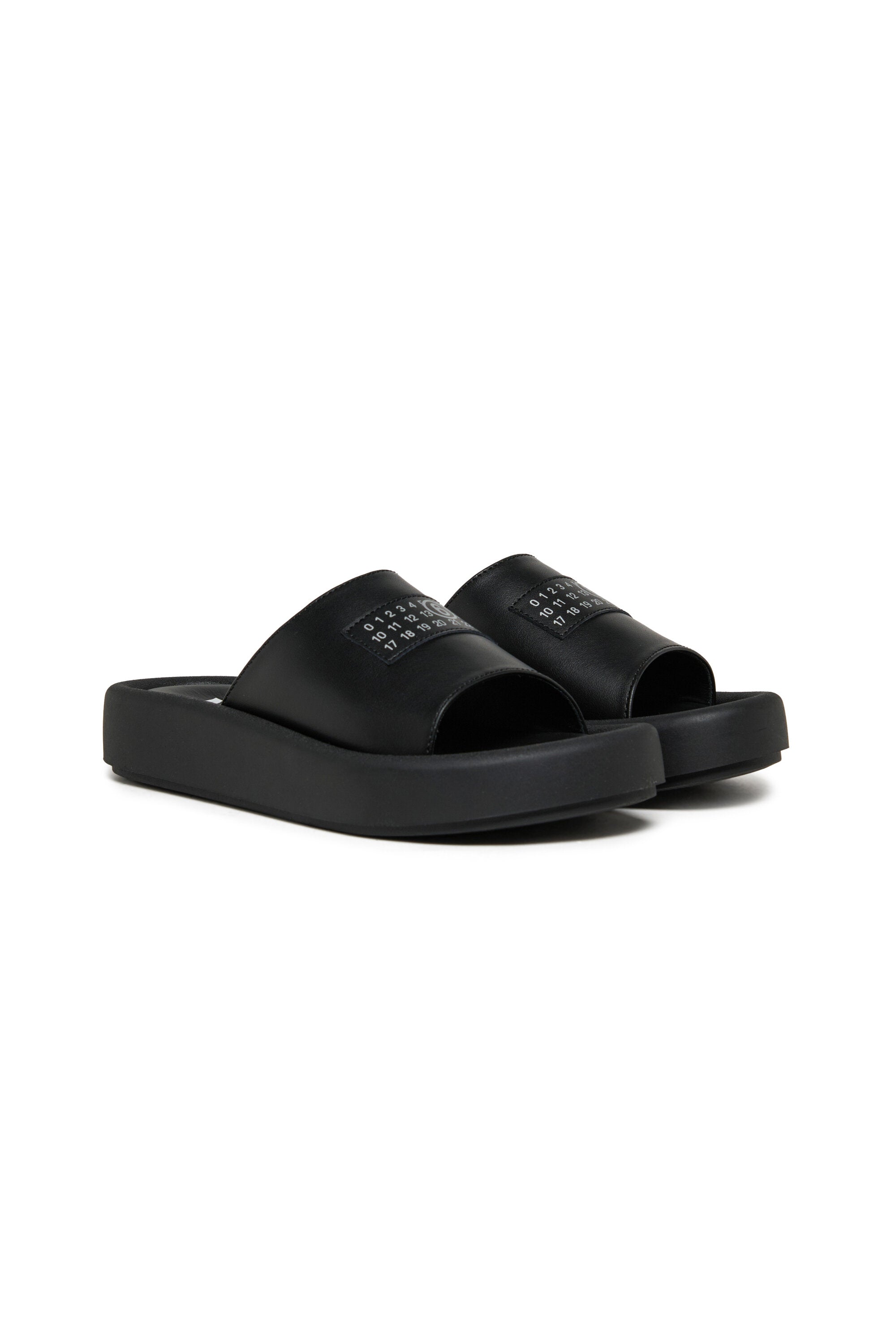 Chanclas tipo slide con logo