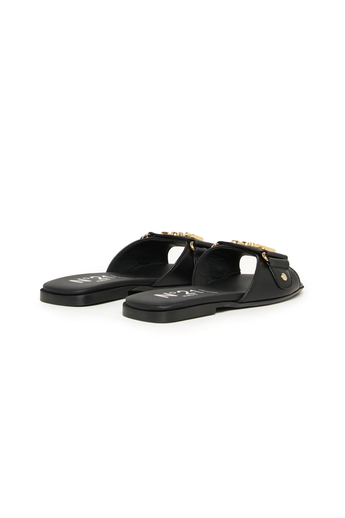 Ciabattina in pelle con logo metallico