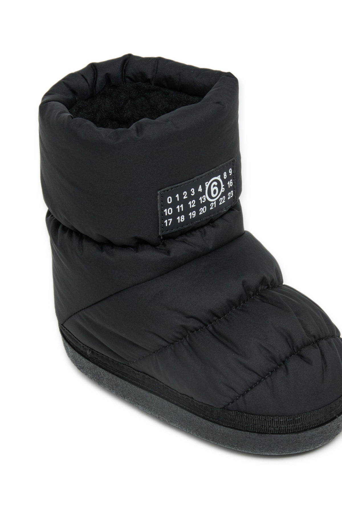 Schneestiefel mit Zahlenlogo
