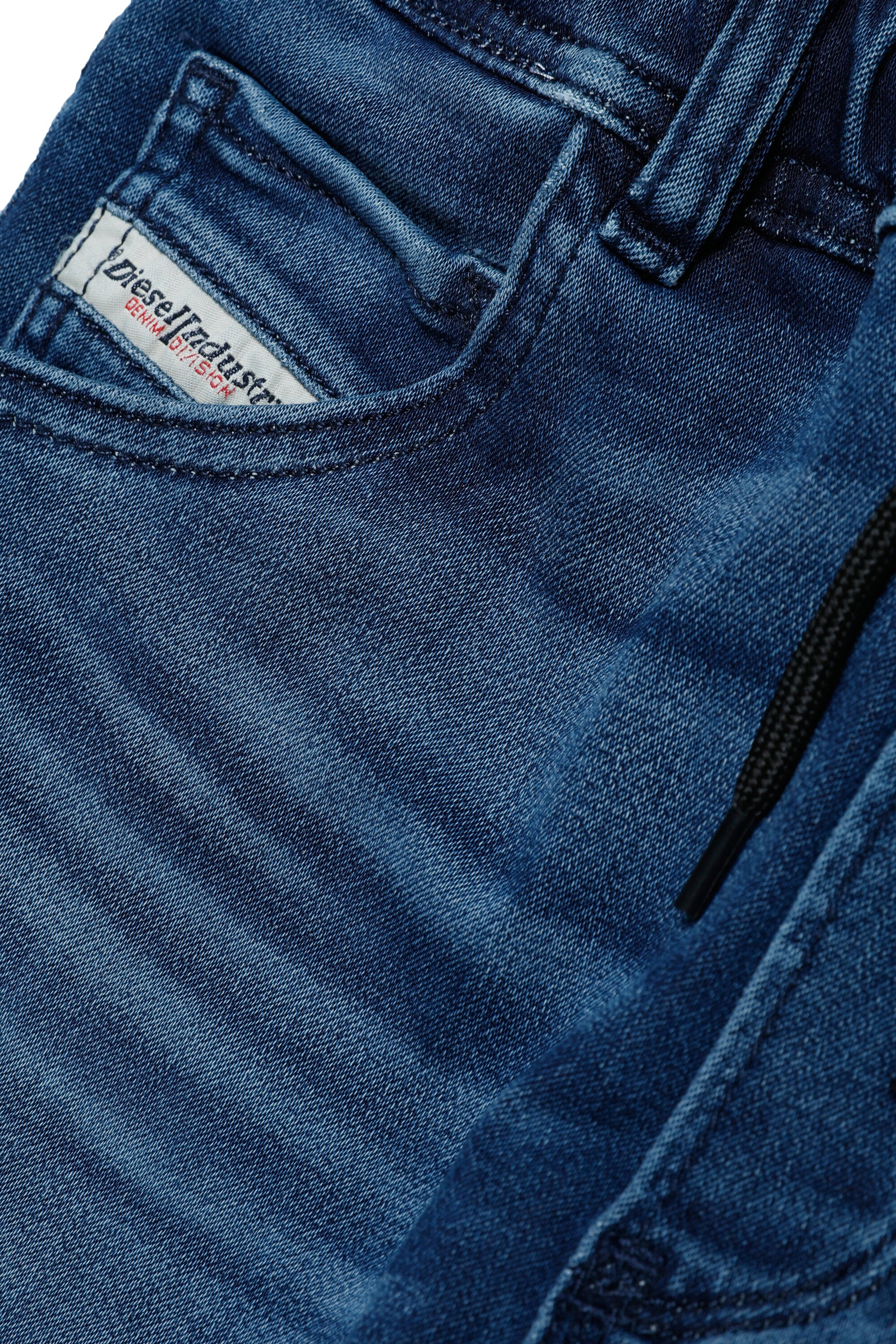 JoggJeans® Krooley tapered blue with shades