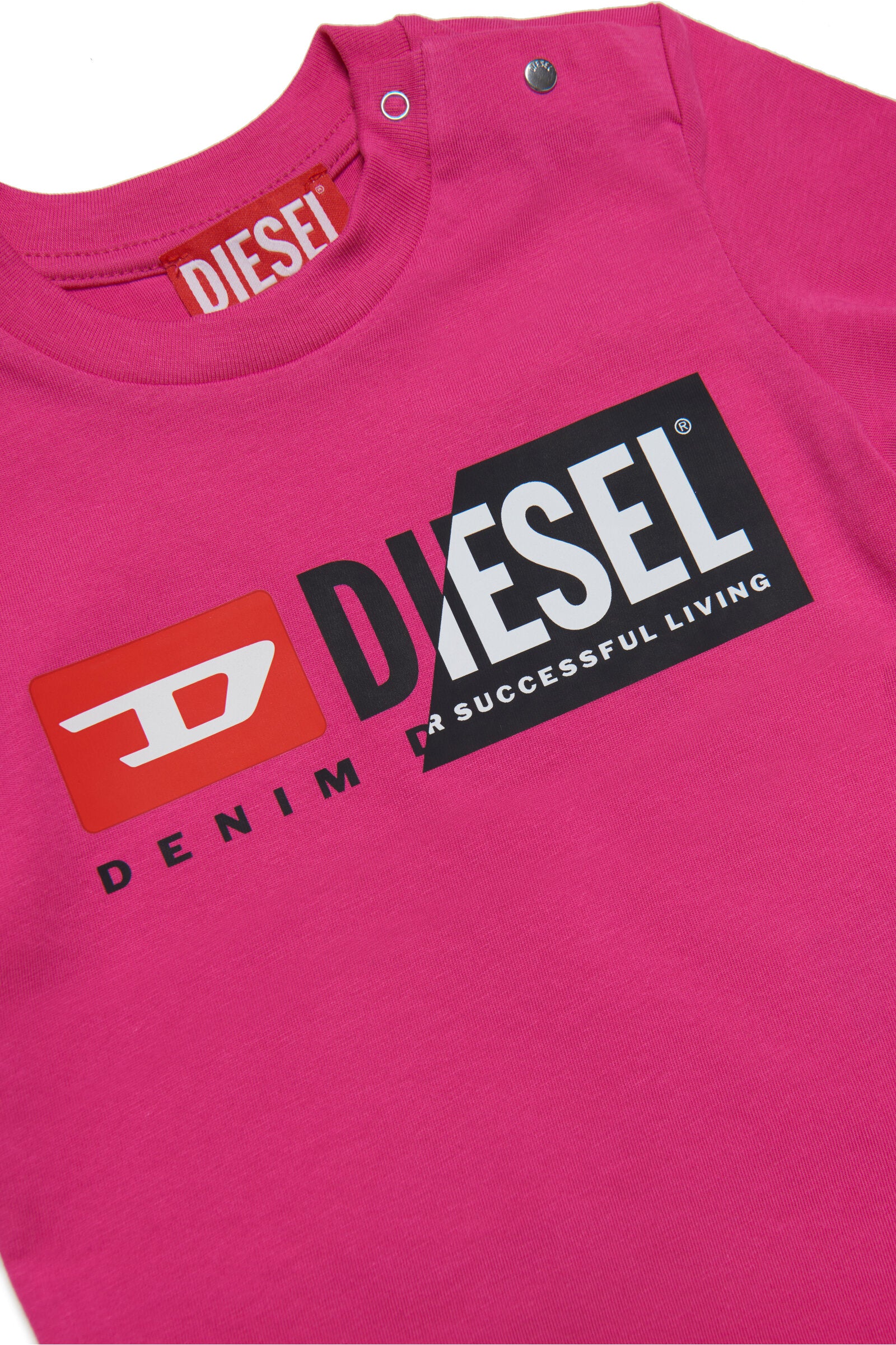 Fuchsia t-shirt with Diesel double logo and snap button closure