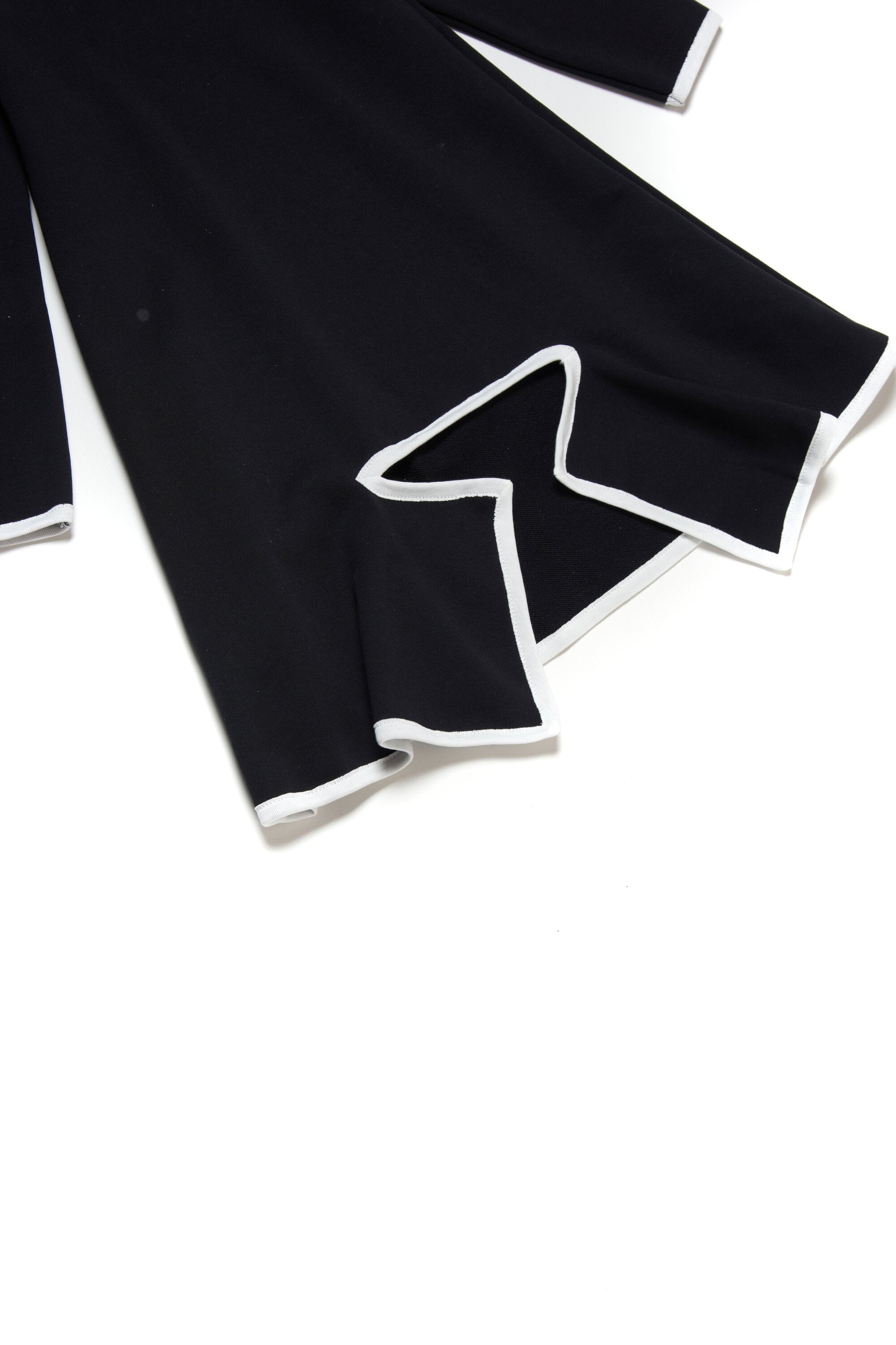 Dress in fleece with skirt with bottom opening and logo
