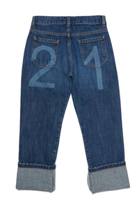 Dark blue five-pocket jeans with logo and roll-up bottom